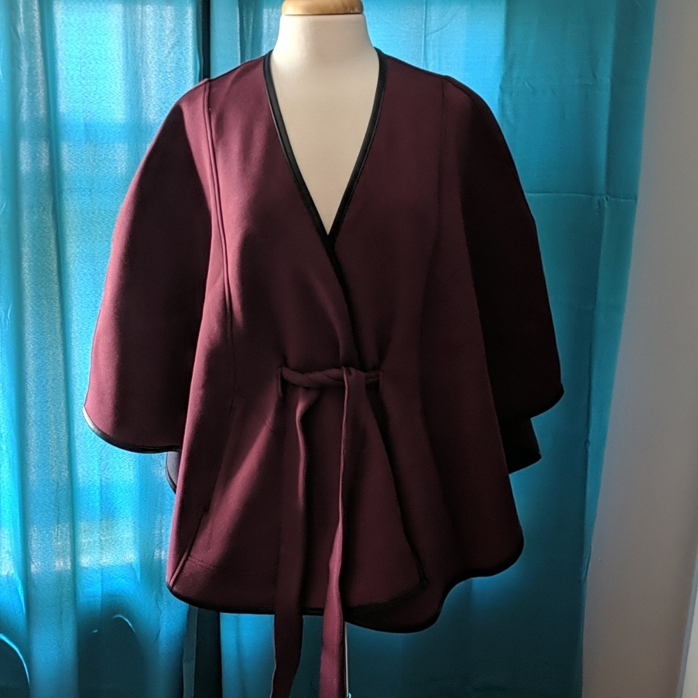 Beautiful Cape - Picture 2 of 3
